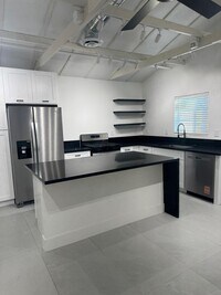 Building Photo - 800 Canosa Ave