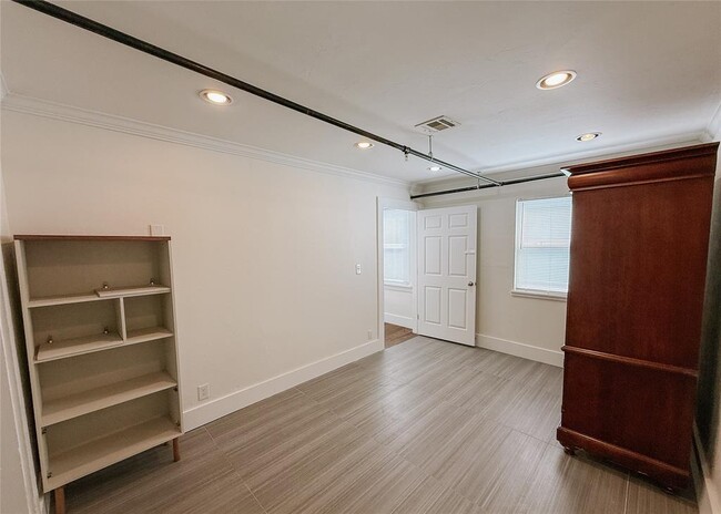 Building Photo - 1120 NW 51st St