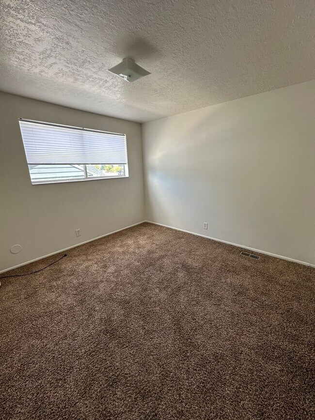 Building Photo - 259 E 5900 S