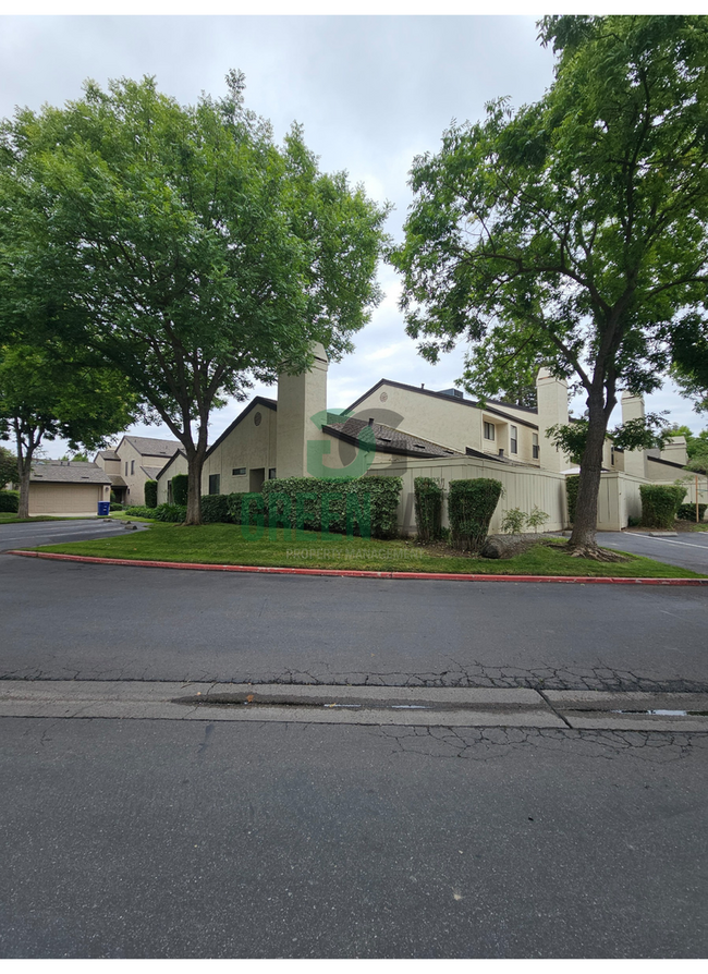 Building Photo - 1108 Cedar Creek Dr
