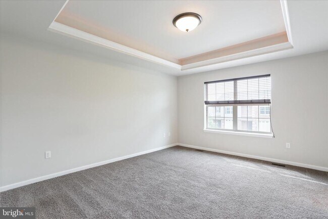 Building Photo - 20 Delano Dr