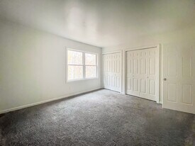 Building Photo - 32 Fox Hill Dr