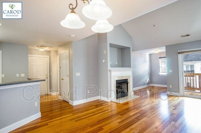 Building Photo - 6351 Park Creek Dr