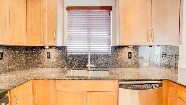 Building Photo - 13463 SW 39th Ln