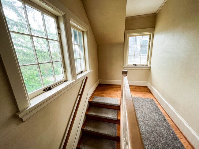 Building Photo - 110 Linden Ave