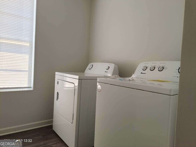 Building Photo - 538 Pemberton St