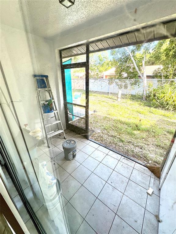 Building Photo - 7249 Parkside Villas Dr N