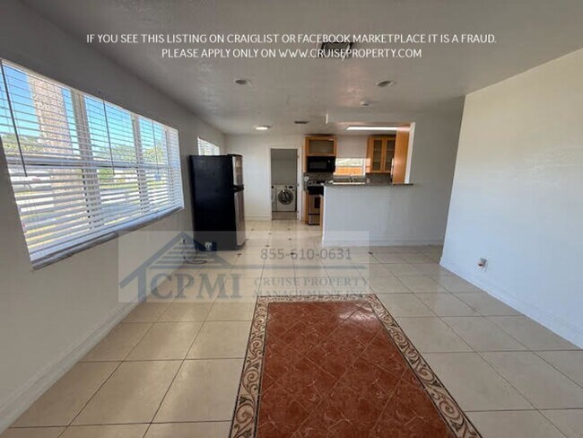 Building Photo - The perfect corner House with 3 beds 2 bat...