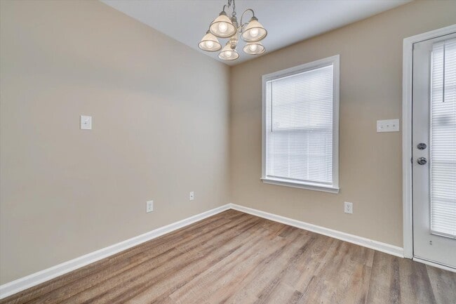 Building Photo - 1622 Emma St