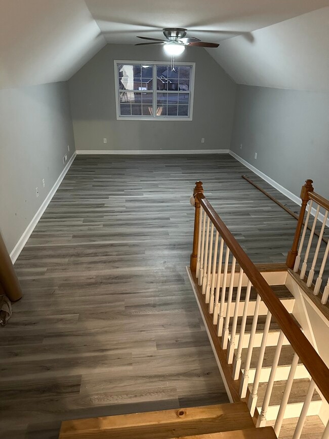 Building Photo - 125 Foxrun