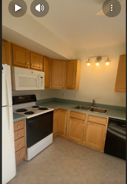 Building Photo - 401 W Main St