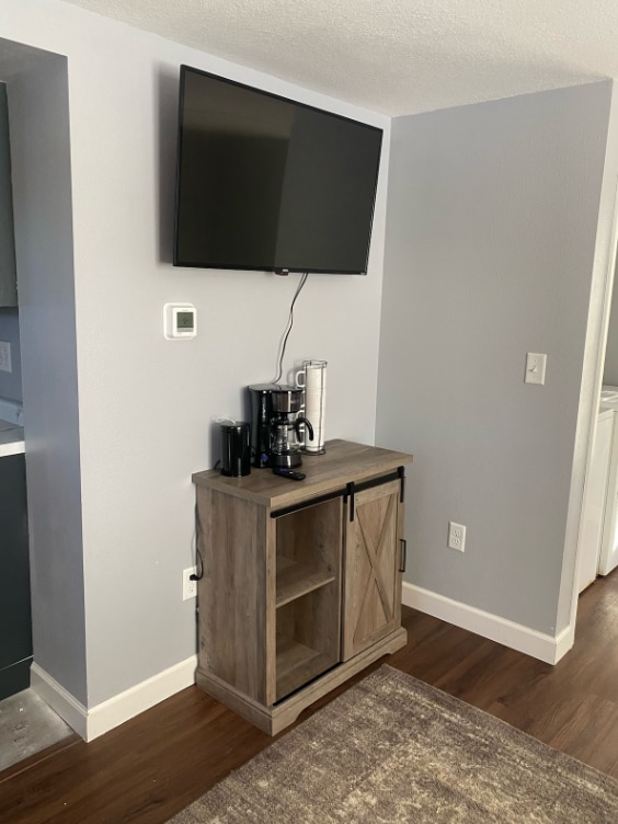 Building Photo - 1543 Little Norway Ave SE