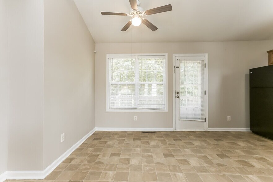 Building Photo - 7823 Cambridge Dr