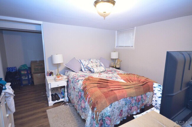 Building Photo - 405 N Washington Ave