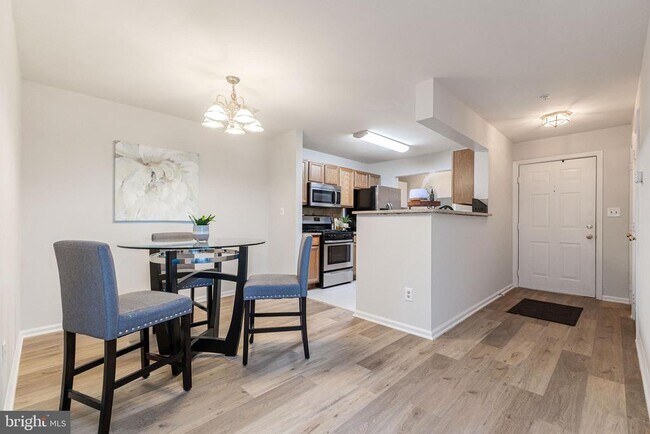 Building Photo - 8091 Lacy Dr