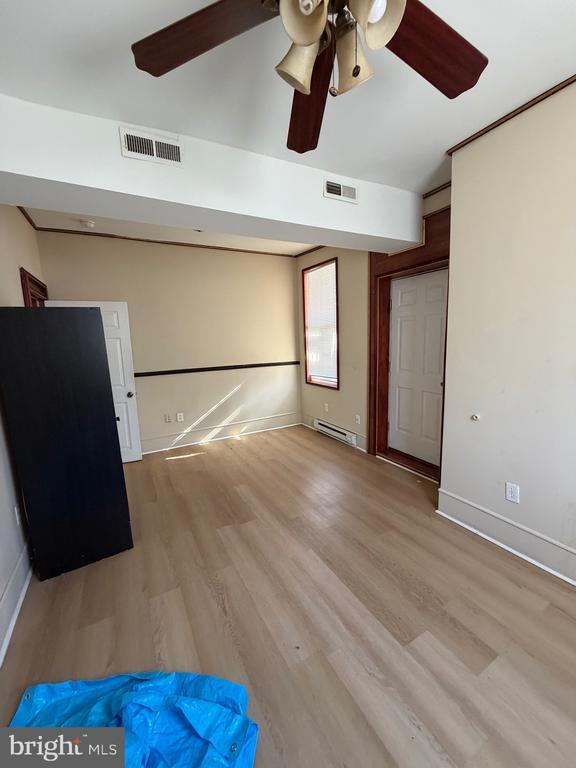 Building Photo - 2735 W North Ave