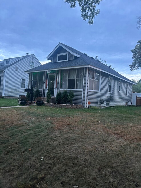 Building Photo - 3739 N Washburn Ave