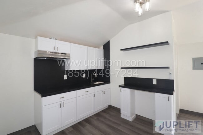 Building Photo - House and ADU combined 3 bedrooms!