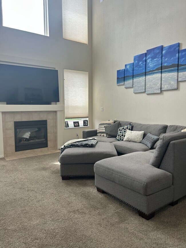 Building Photo - Stunning 2-Story Home With Finished Walk-O...