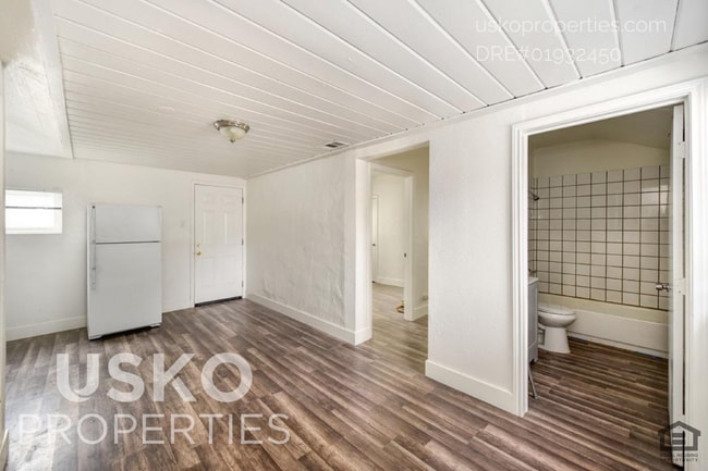 Building Photo - "Charming 2-Bedroom Duplex on Mendocino Bl...
