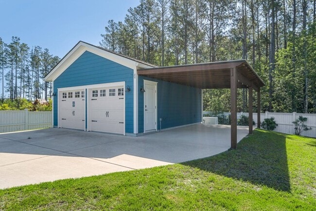 Building Photo - Better than new 4 bedroom + office on larg...