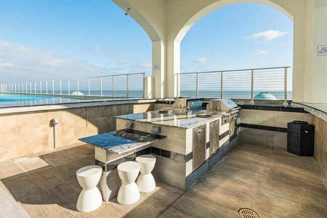 Building Photo - 500 Seawall Blvd