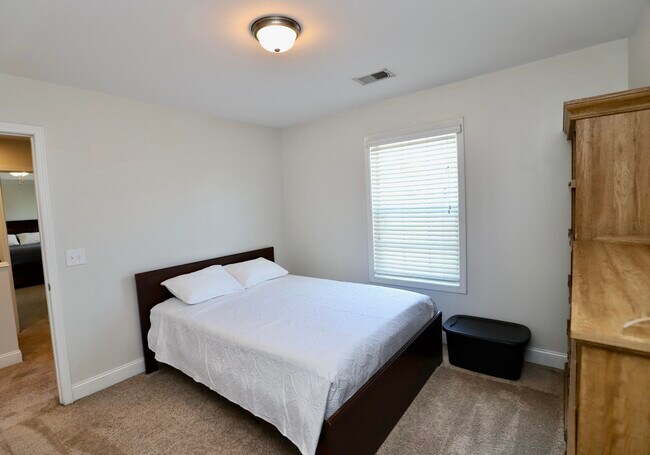 Building Photo - 545 Curlew Cir