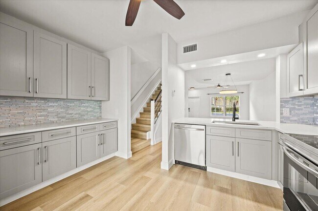 Building Photo - 3124 SW 49th St
