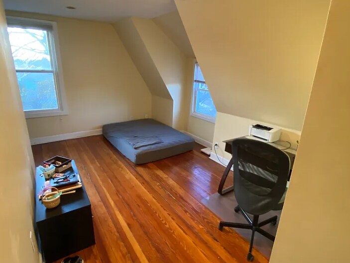 Building Photo - 110 Central St