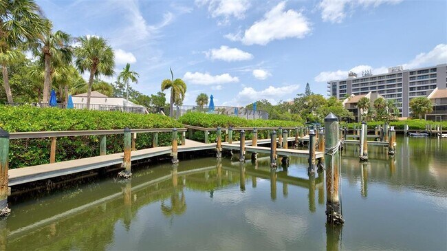 Building Photo - 1700 Cove II Pl