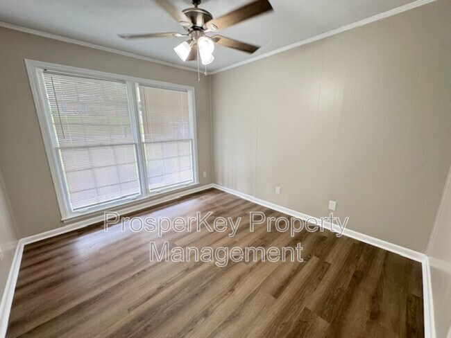 Building Photo - 5061 Thomason Ave