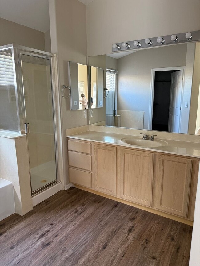 Building Photo - Oro Valley SFH in Gated Community