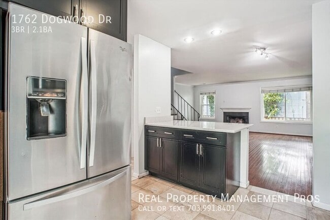 Building Photo - 1762 Dogwood Dr