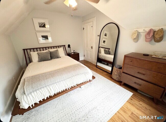 Building Photo - 73 Lawrence St