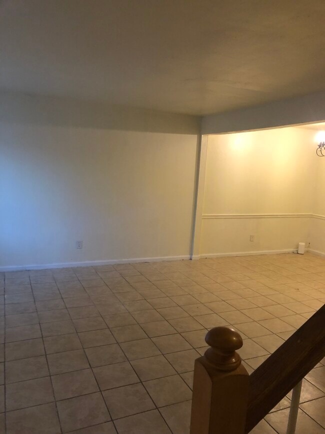 Building Photo - 3247 Saxon Pl