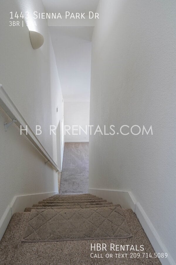 Building Photo - 1443 Sienna Park Dr