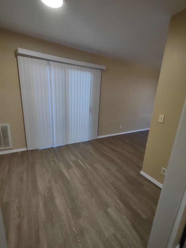 Building Photo - Magnolia Townhome