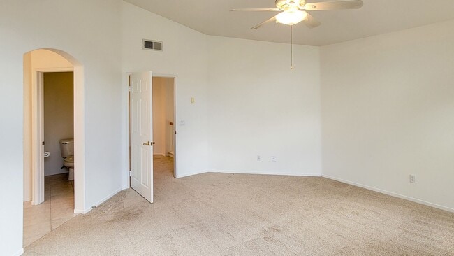 Building Photo - 12138 Wooded Vista Ln