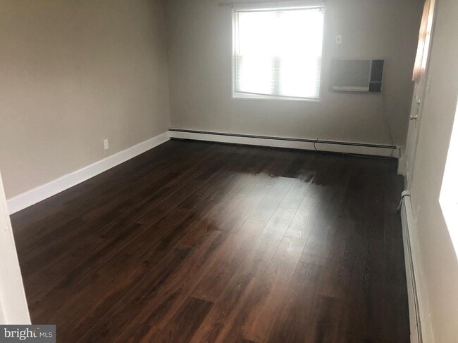 Building Photo - 14 Scarlet Ave