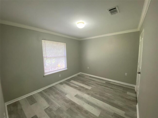 Building Photo - 5710 Lark Creek Dr