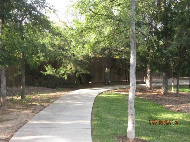 Building Photo - 5801 Knoll Pines Pass