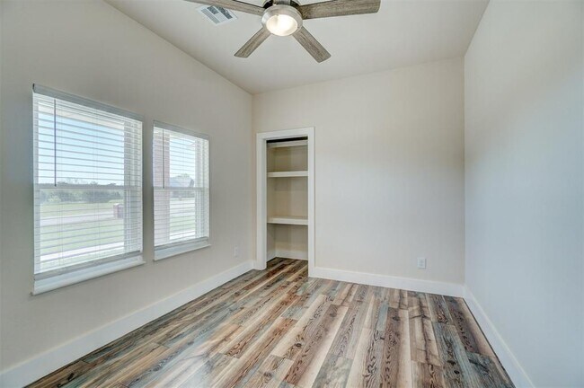 Building Photo - 4351 Whitetail Blvd