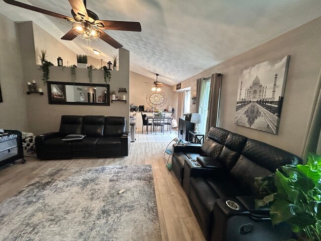 Building Photo - 507 Wheatland Dr