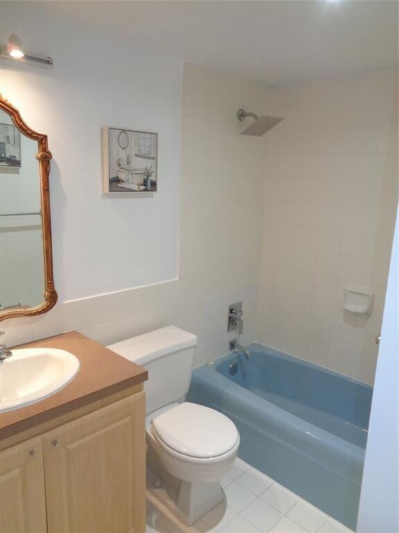 Building Photo - 4200 Crystal Lake Dr