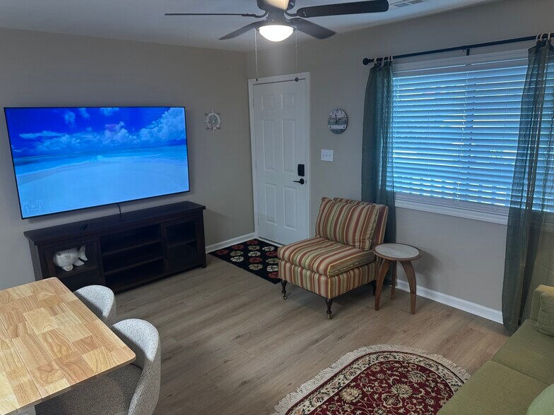 Building Photo - 603 Wagon Wheel Rd