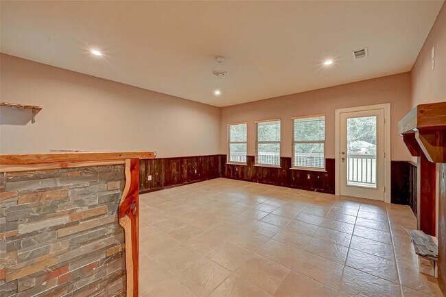 Building Photo - 3450 Pebble Beach Blvd