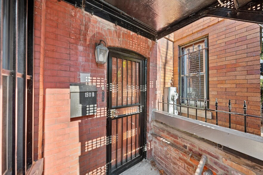 Building Photo - 1514 Corcoran St NW