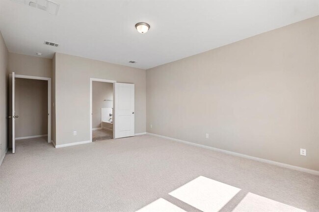 Building Photo - 113 Copper Lily Dr