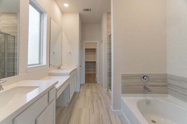 Building Photo - 17138 Crimson Crest Dr