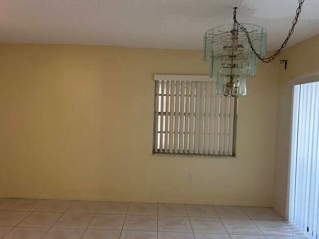 Building Photo - 2451 NW 41st Ave